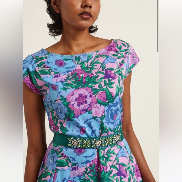 Pennyblack by Max Mara Green Belt with Rhinestones Size: Small Spring/ Summer - Picture 6 of 12